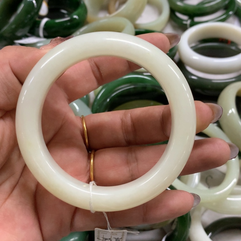 【闪购商品】和田玉（糖玉）手镯未镶嵌菡