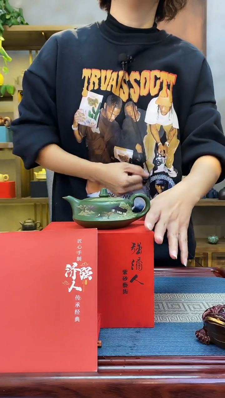 【闪购商品】紫砂茶壶翡翠绿泥泥绘山水曲壶（森）