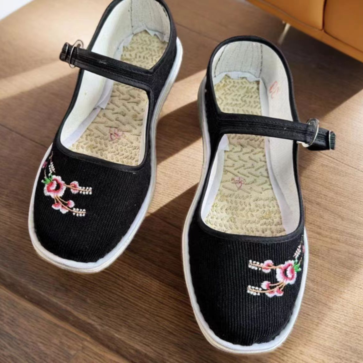 汉服绣花女鞋手工麻线单鞋透气中国风一字带方口鞋绣花布鞋