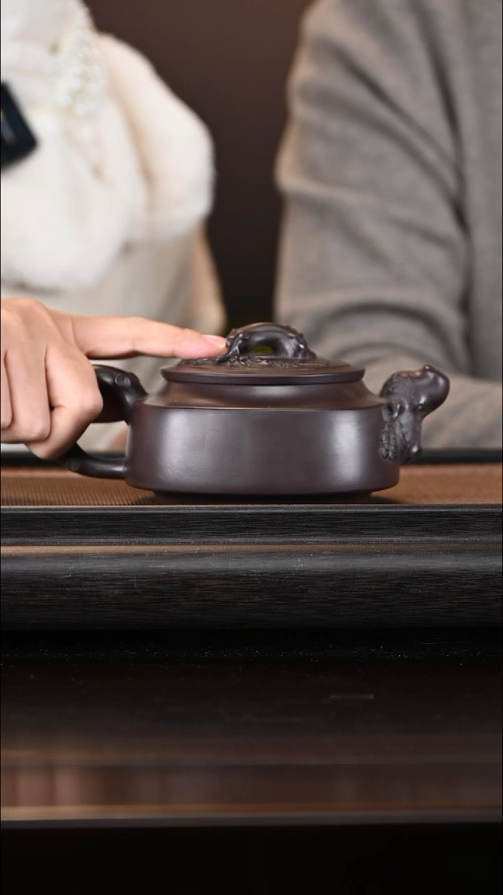 【闪购商品】紫砂茶壶1220  余立平松竹梅