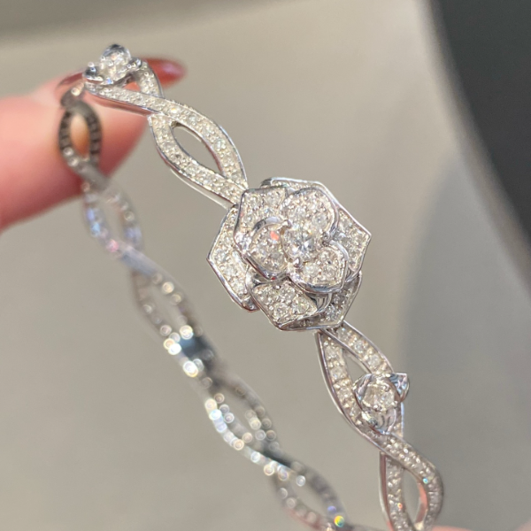 QANNA【1.5克拉 山茶花手镯】18K金奢华高级气质钻石手镯AF