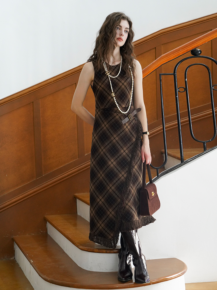 Miorastudio法式复古格纹不规则背心裙女 流苏直简圆领打底连衣裙
