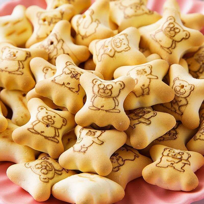 独立小包装网红零食休闲小零食儿童健康早餐夹心饼干小熊注心饼干