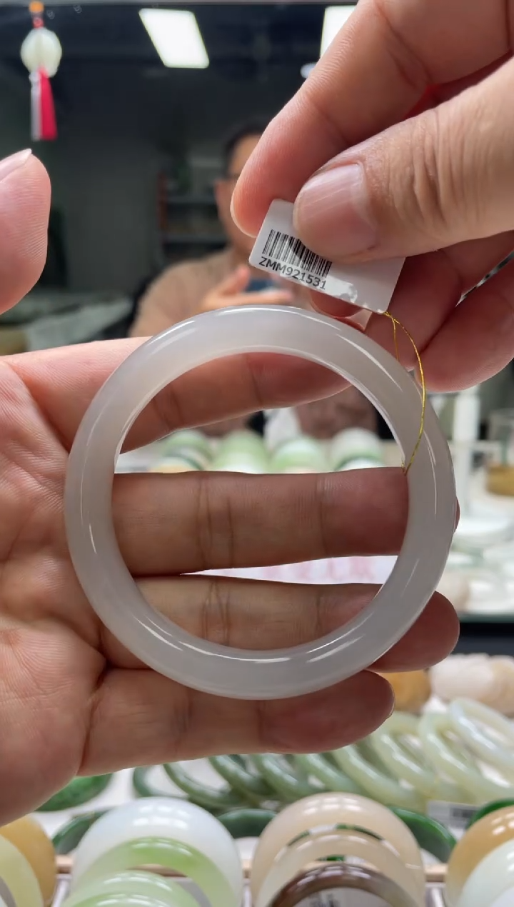 【闪购商品】和田玉手镯未镶嵌编码 1531圈口59-60