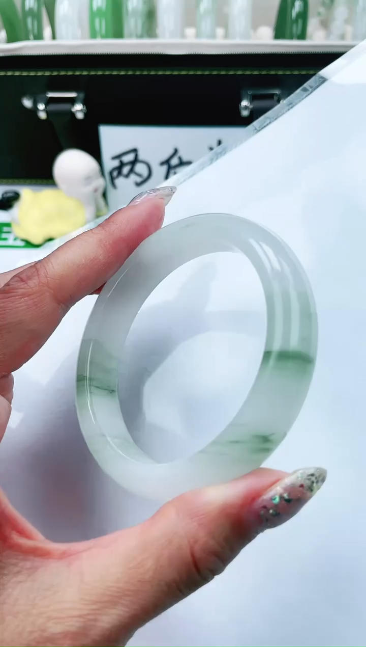 【闪购商品】石英质玉手镯未镶嵌S77