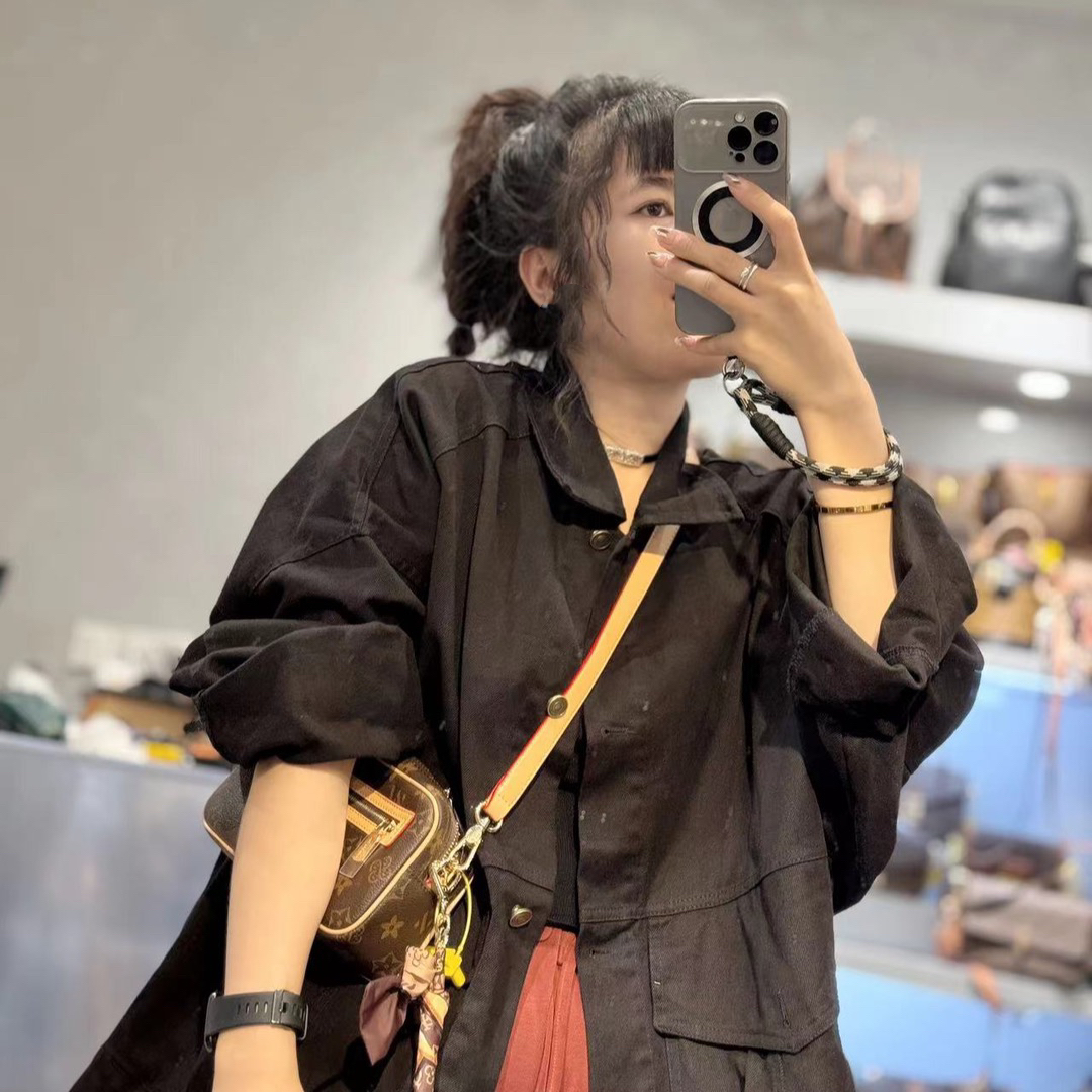  凯文皮具    百搭休闲开口笑353