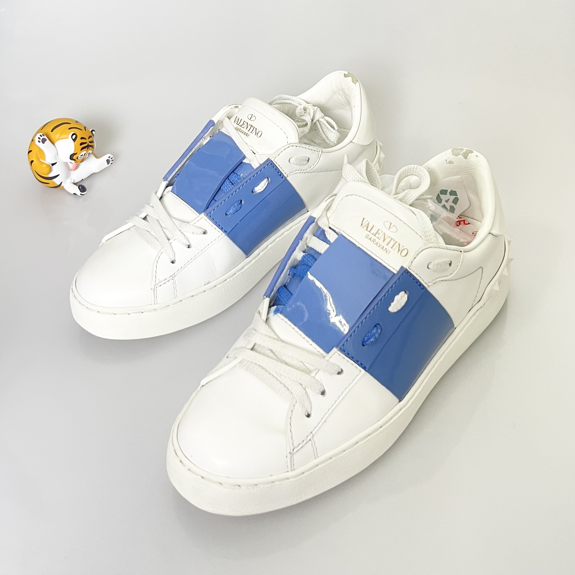 95新 Valentino/华伦天奴 36码Valentino 华伦天奴板鞋95新