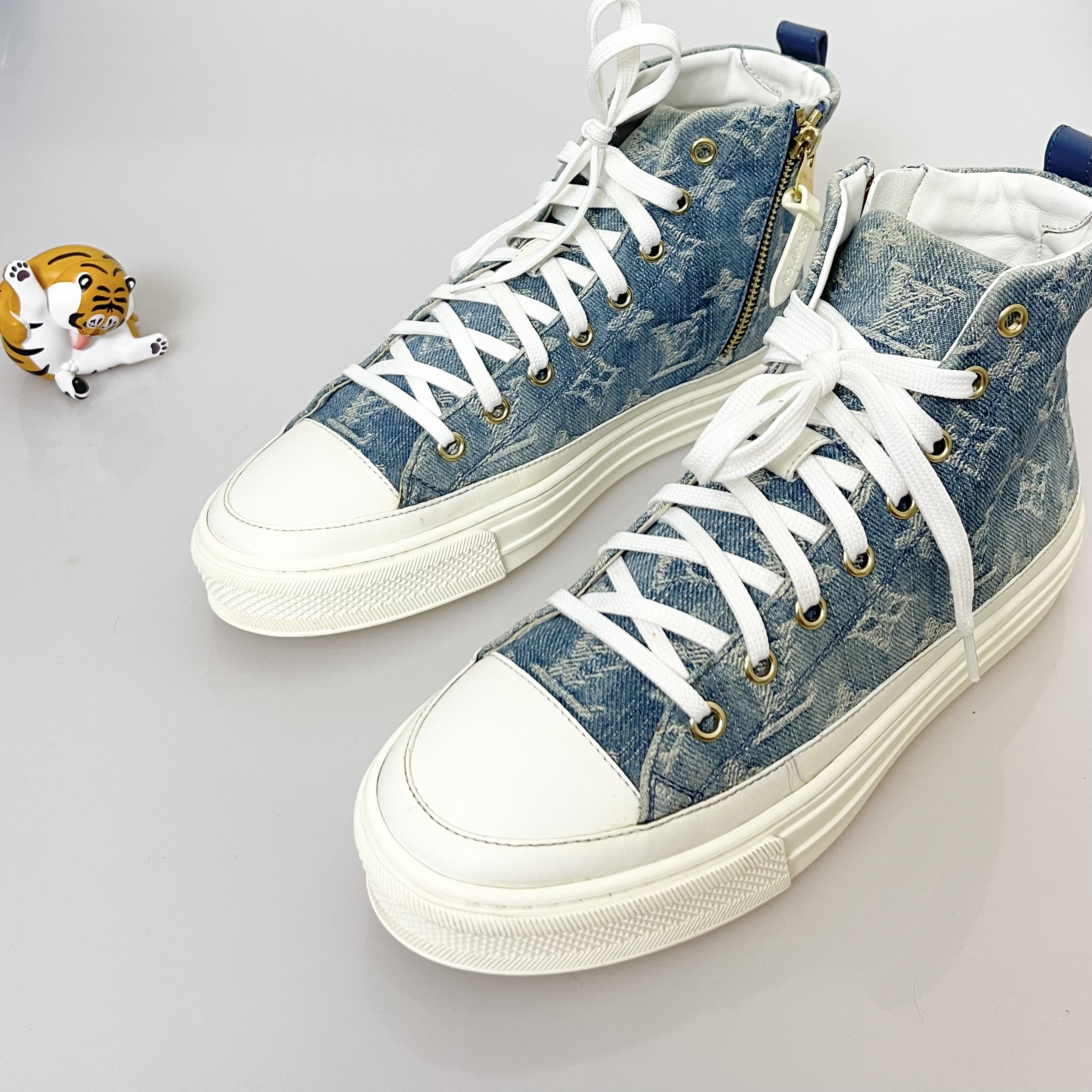 95新 LouisVuitton/路易威登 37码lv白蓝刺绣满印高帮板鞋9新 