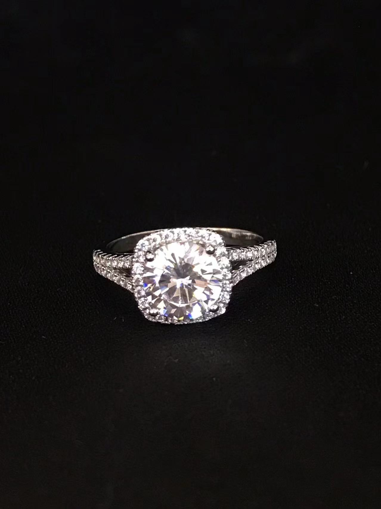 戒指 【子玉】戒指南非天使之恋微镶方包3ct  Q34