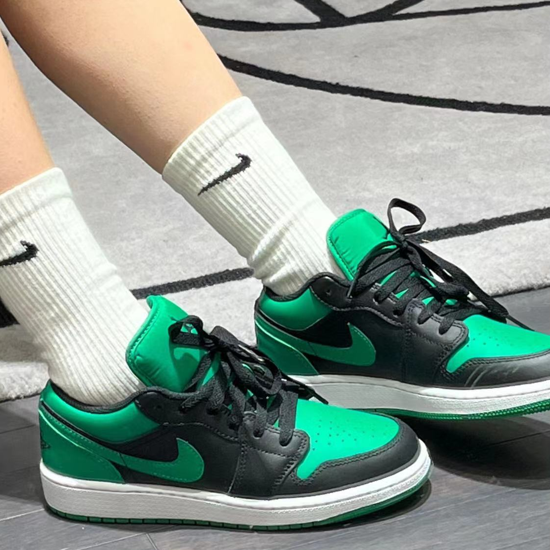 Nike/耐克 Air Jordan 1 Low GS 女款黑绿休闲板鞋 553560-065