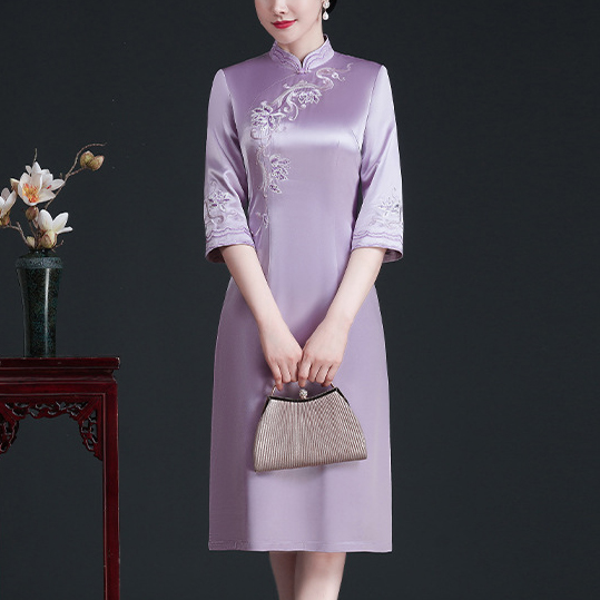 婚宴礼服年轻气质显瘦妈妈装喜婆婆新款醋酸旗袍秋冬参加婚礼裙子