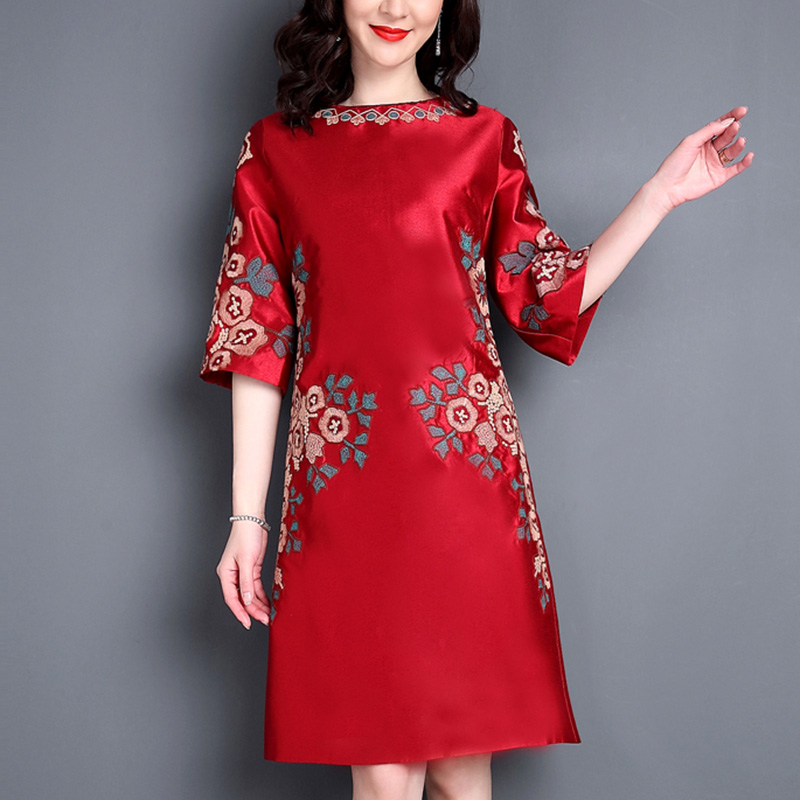 婚礼服婚宴妈妈装大码连衣裙春秋修身高贵气质中年女大牌刺绣花朵