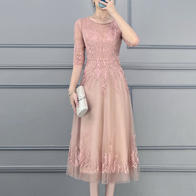 连衣裙长款2024新款秋冬高端宴会钉珠刺绣长显瘦高贵气质裙子礼服