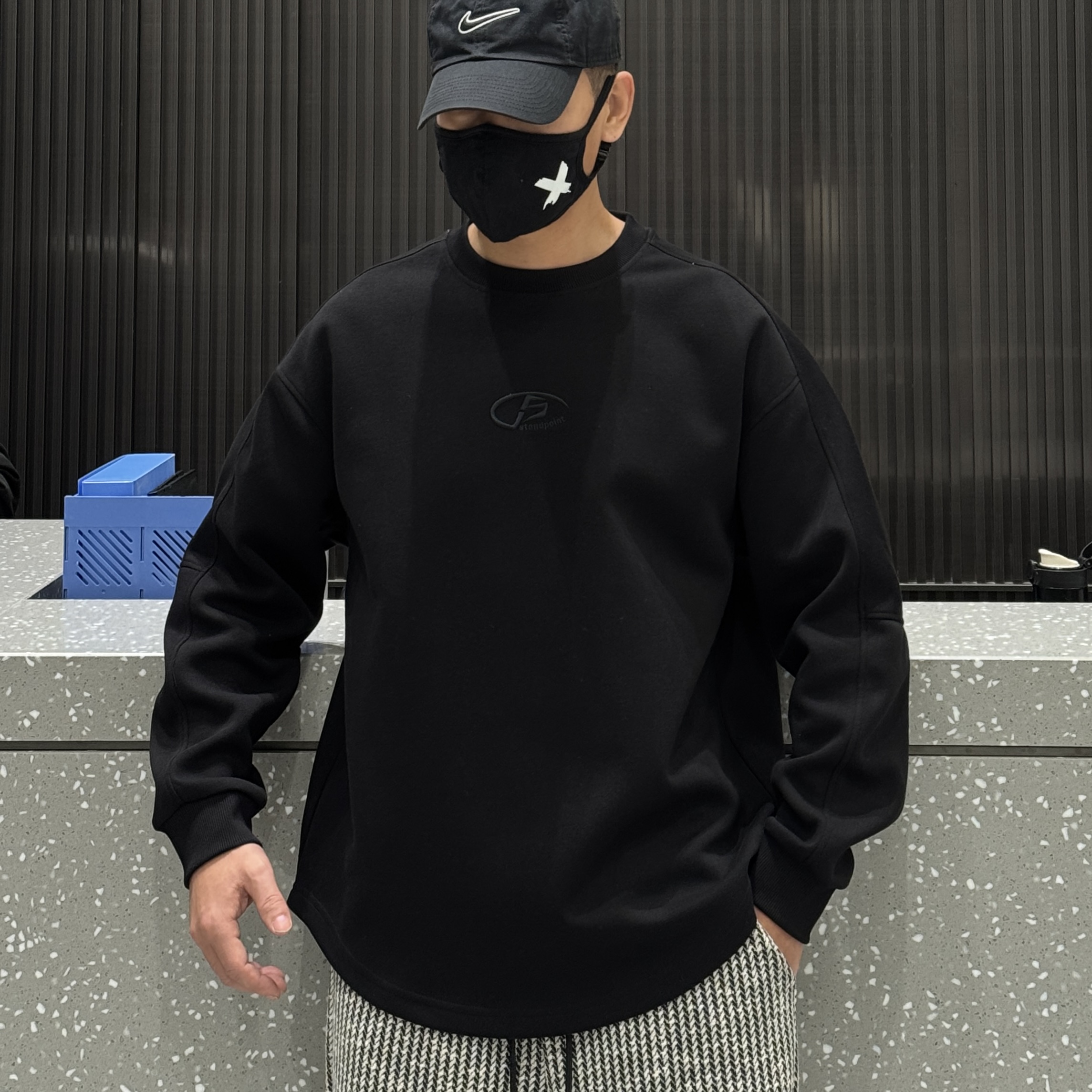 冬季新款时尚加厚简约百搭宽松立裁刺绣字母结构款圆领卫衣39508