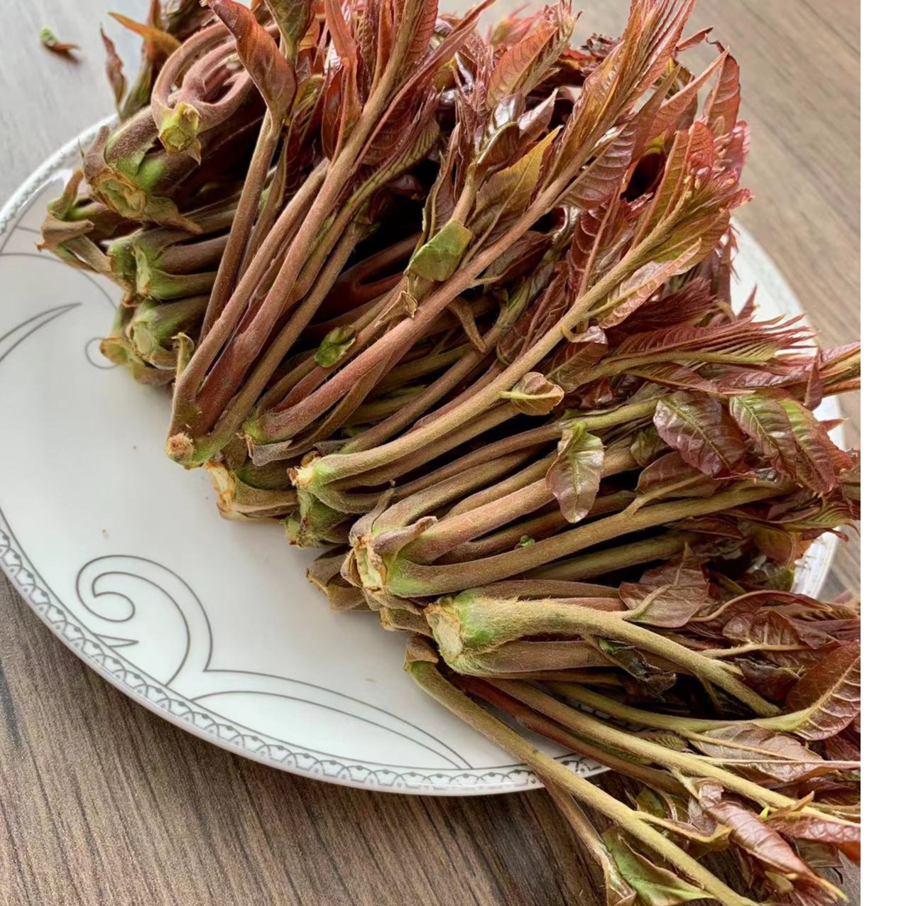 山东头茬鲜香椿露天现摘现发红芽嫩香椿新鲜应季蔬菜