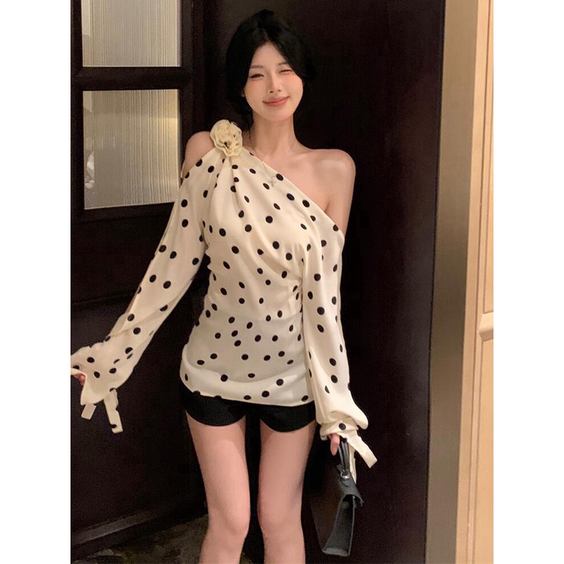 夏季法式波点雪纺女不规则设计感宽松显瘦露肩纯欲风长袖百搭上衣