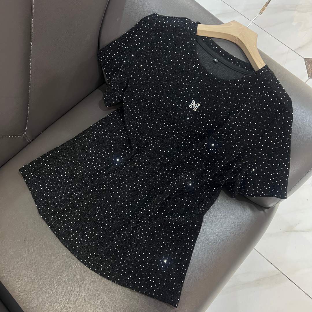 【满天星】夏季新品女士短袖圆领休闲T恤上衣女装黑色卫衣81931-1