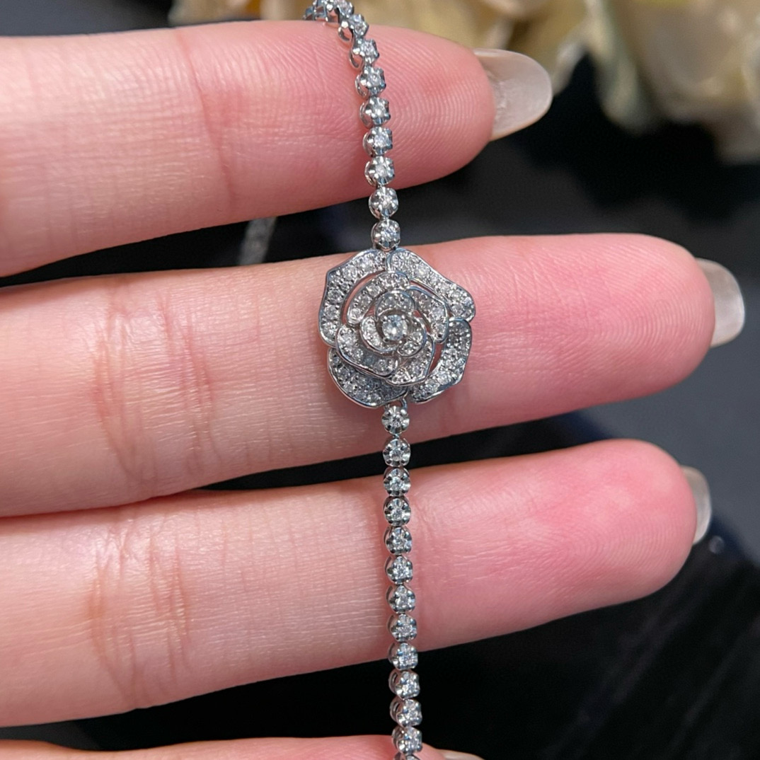 QAN.宭安珠宝 C136【18k金65分玫瑰花满钻手链】