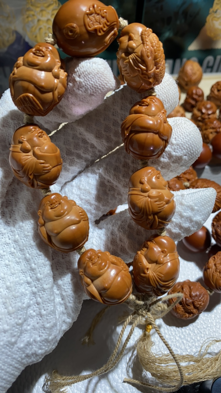 橄榄核雕刻 龙鱼米勒 2.0尺寸