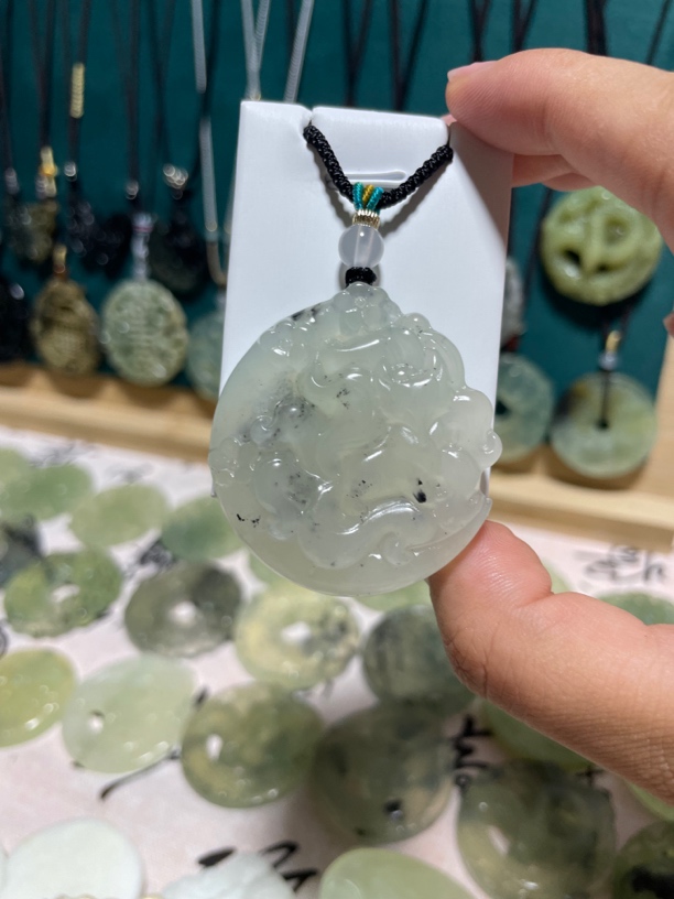 天然岫玉狐狸吊坠
