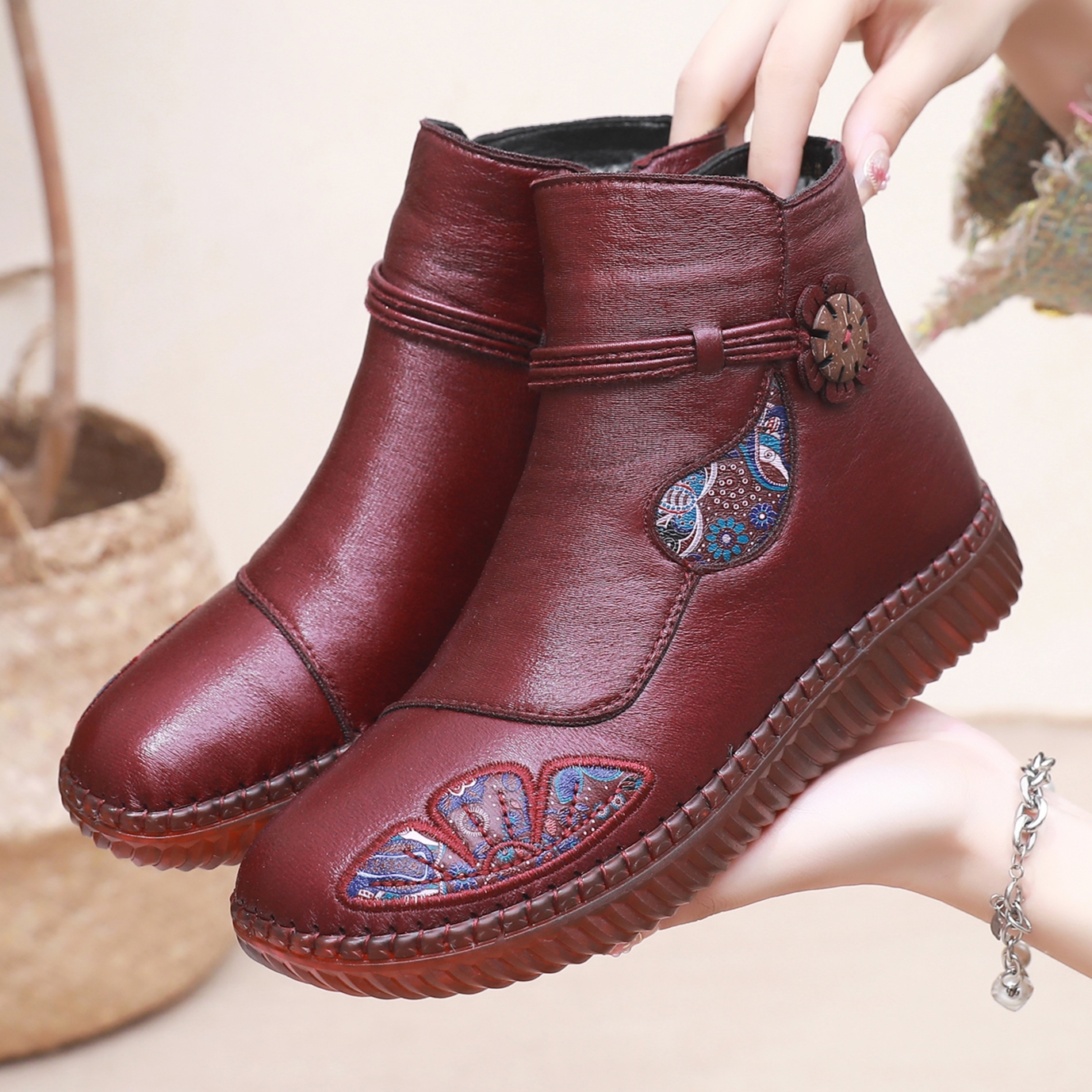 老北京布鞋冬季外穿高帮洋气超轻高筒高腰超软防冻中老年妈妈棉鞋