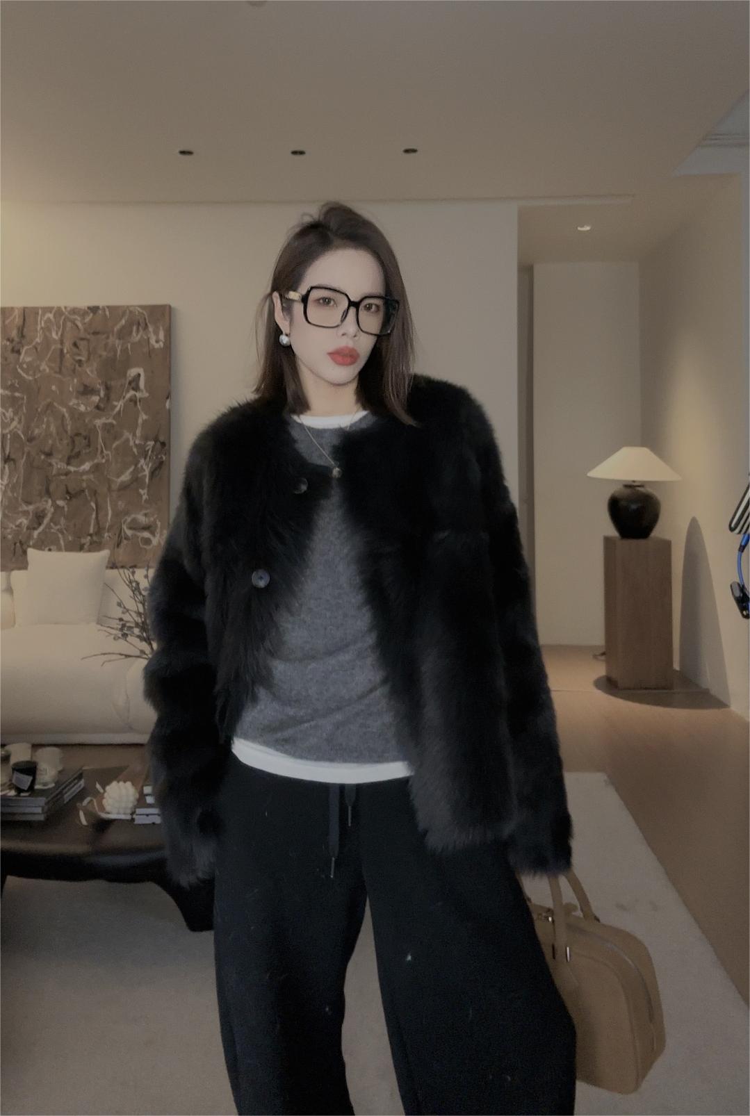 李嗨嗨 托斯卡纳皮毛一体短外套直毛 冬季23新款  8869