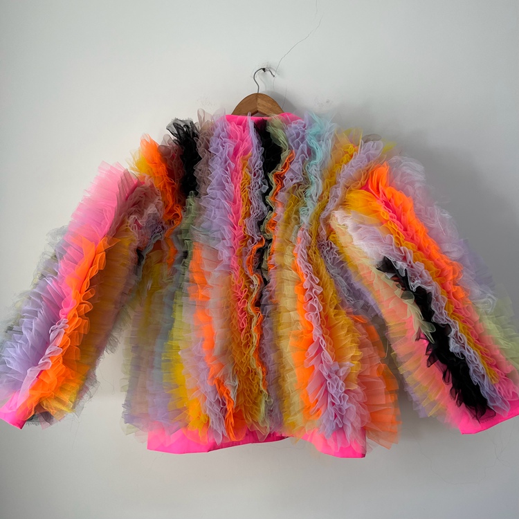 超夸张立体多彩网纱设计师潮牌秀款造型时装周街拍男装外套夹克