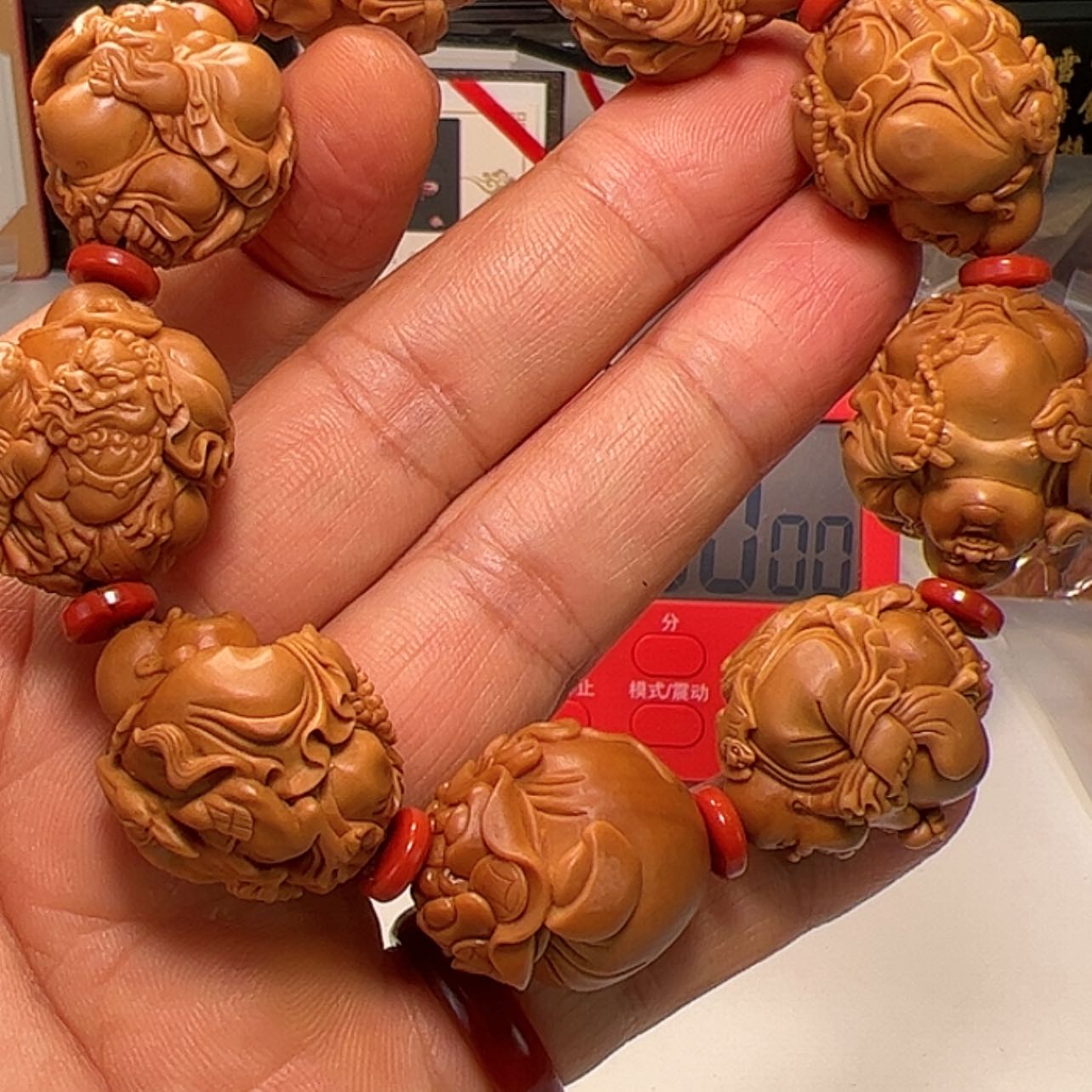 【闪购商品】弥勒核雕强*哥