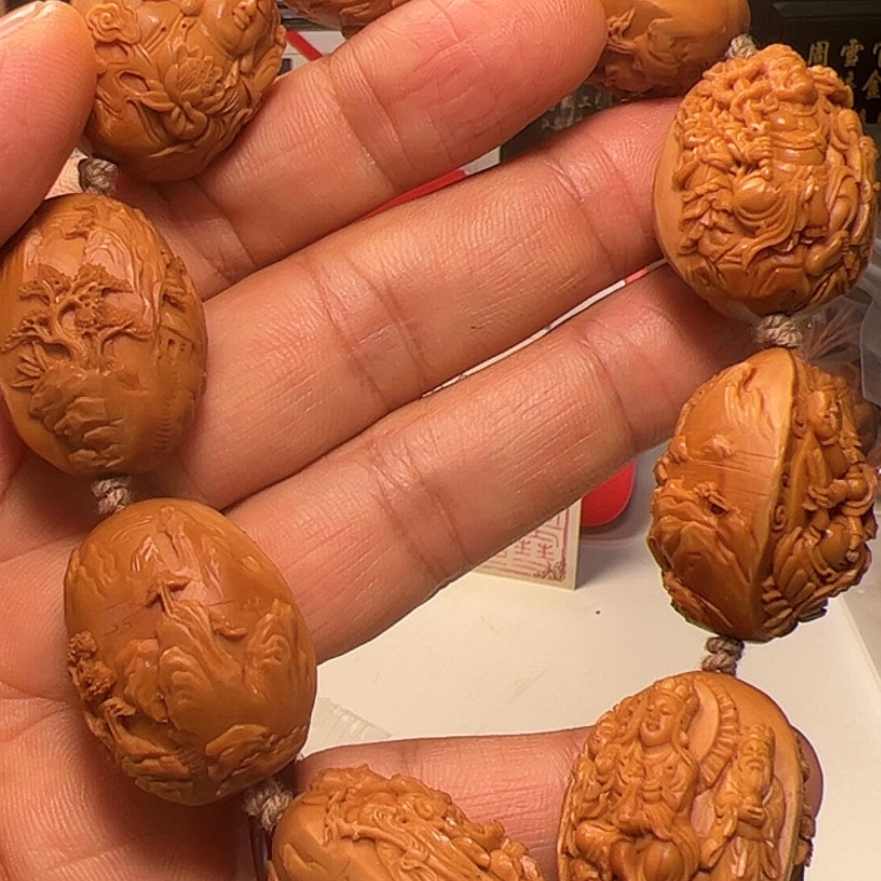 【闪购商品】万佛朝宗核雕强*哥