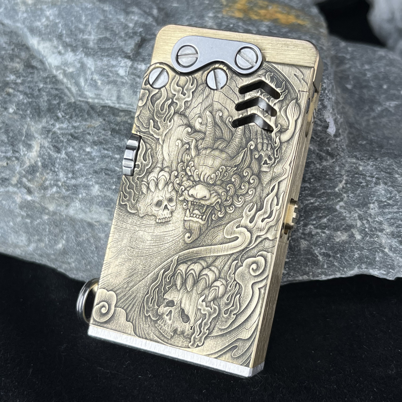 黄铜机械战甲龙舌六代浮雕貔貅一键点火煤油打火机定制复古送礼物