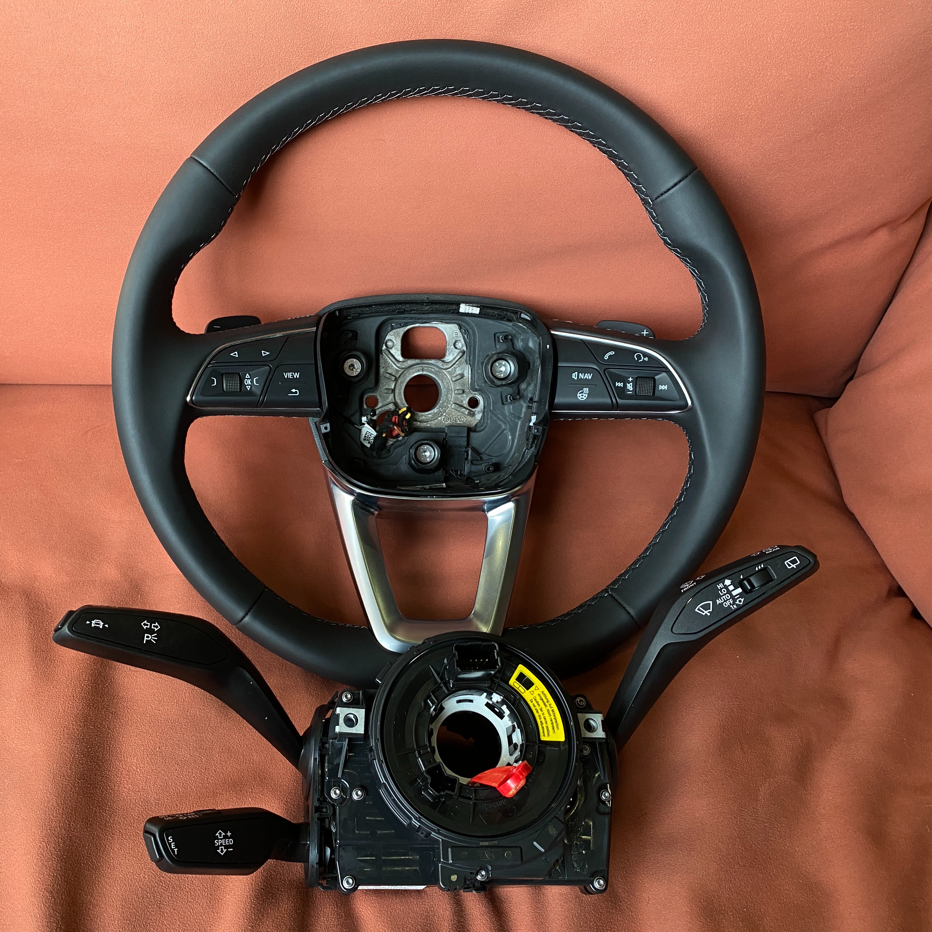 Audi Q5L 升级原装方向盘加热配件 衡定温度34摄氏度 冬天暖手利