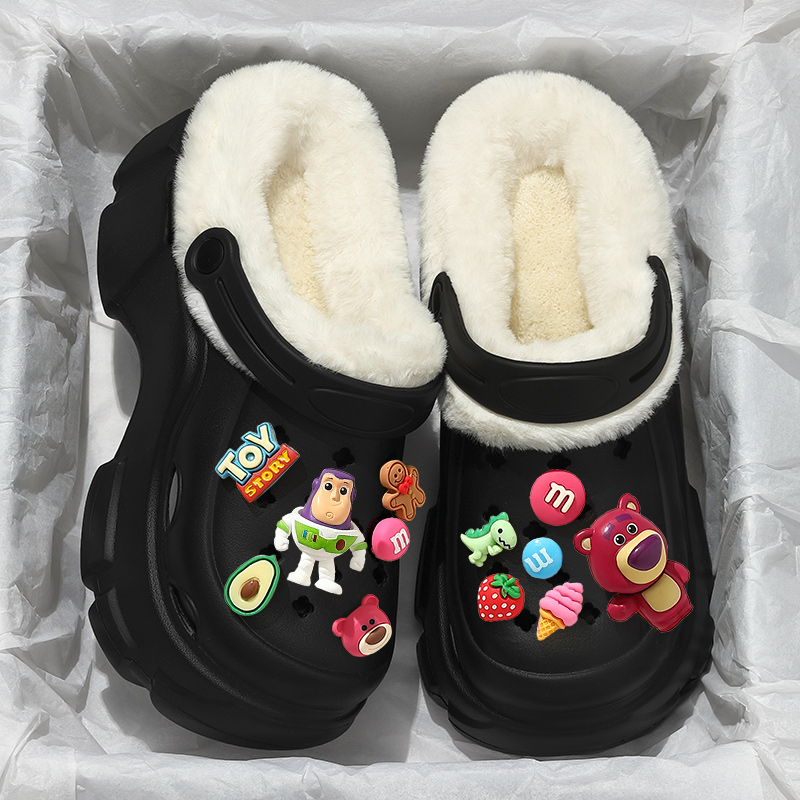 草莓熊洞洞鞋女外穿加绒冬季2023新款厚底增高网红保暖防滑棉拖鞋