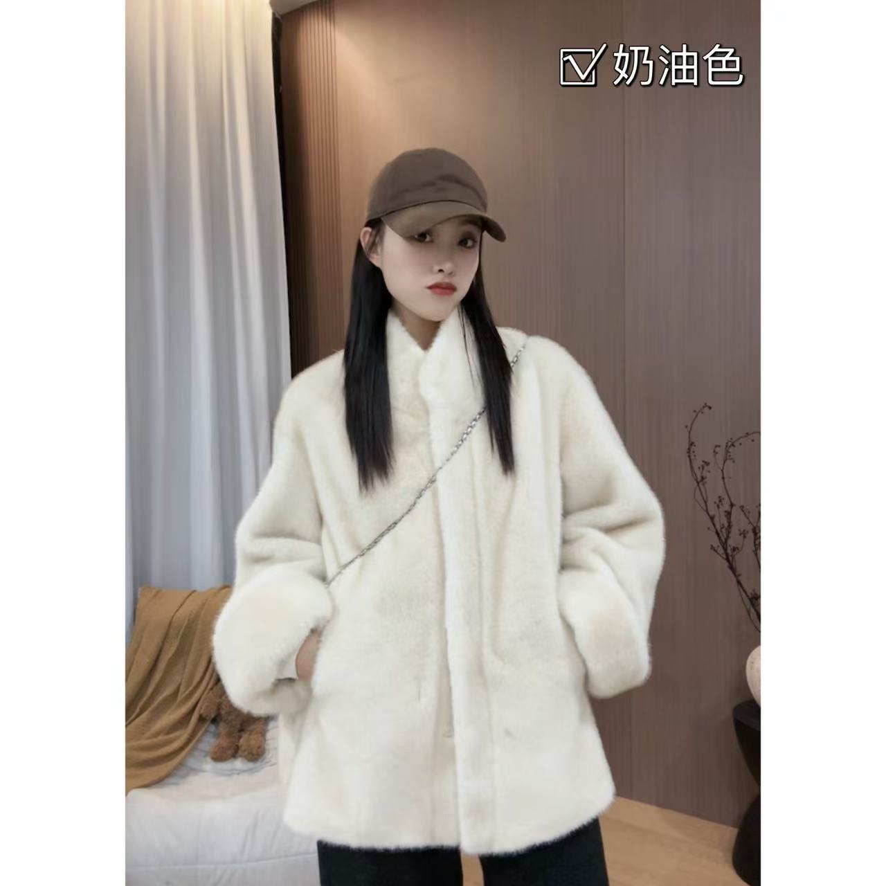 【红人推荐】新款双色百搭立领设计师挽袖保暖毛毛外套