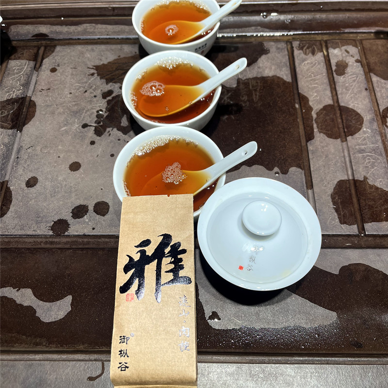 御枞谷远山肉桂·传统中火浓香，桂皮味十足滋味浓烈，老茶客推荐