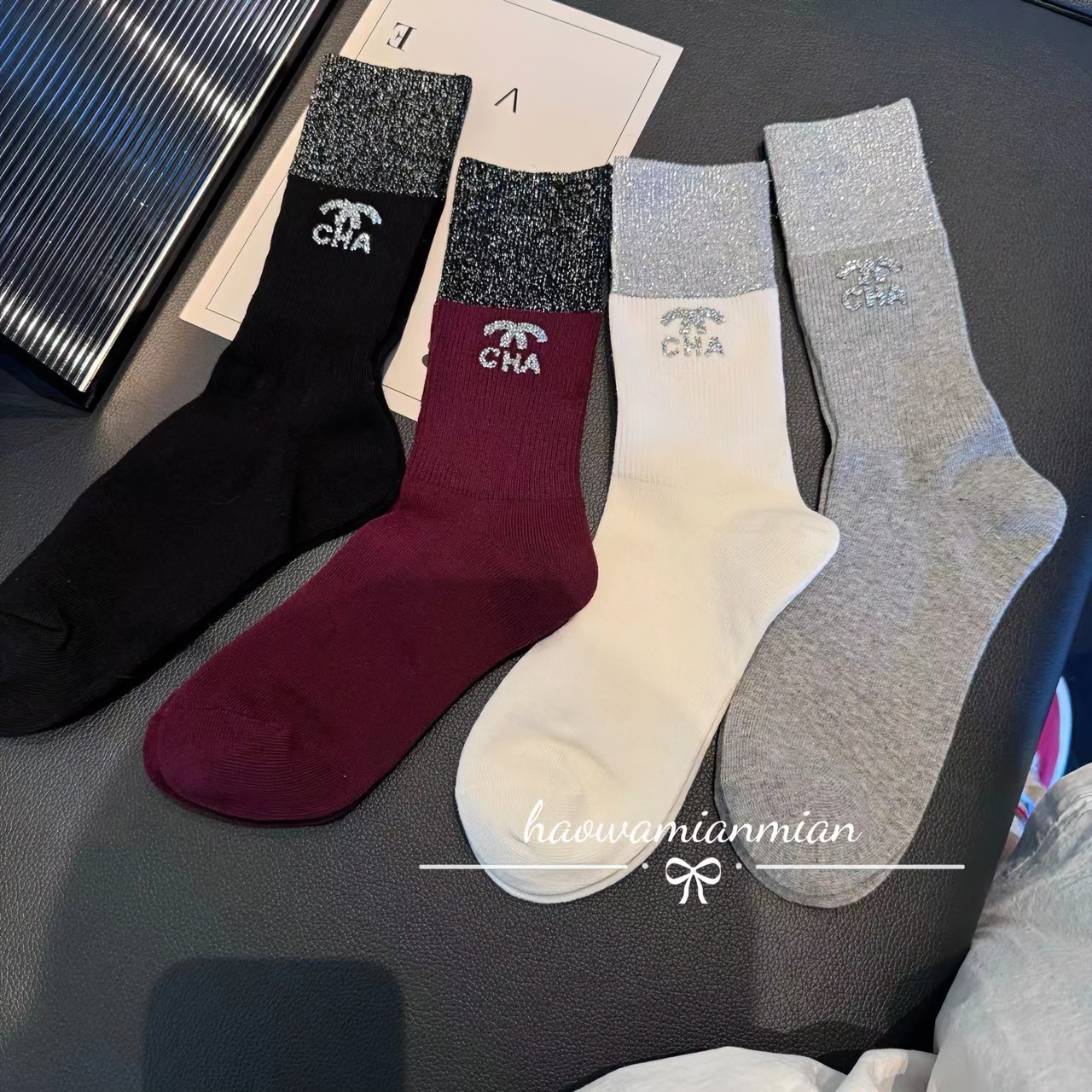 新款秋冬饰品爆款女袜欧货亮丝香风袜子女ins烫印水钻中筒时尚潮