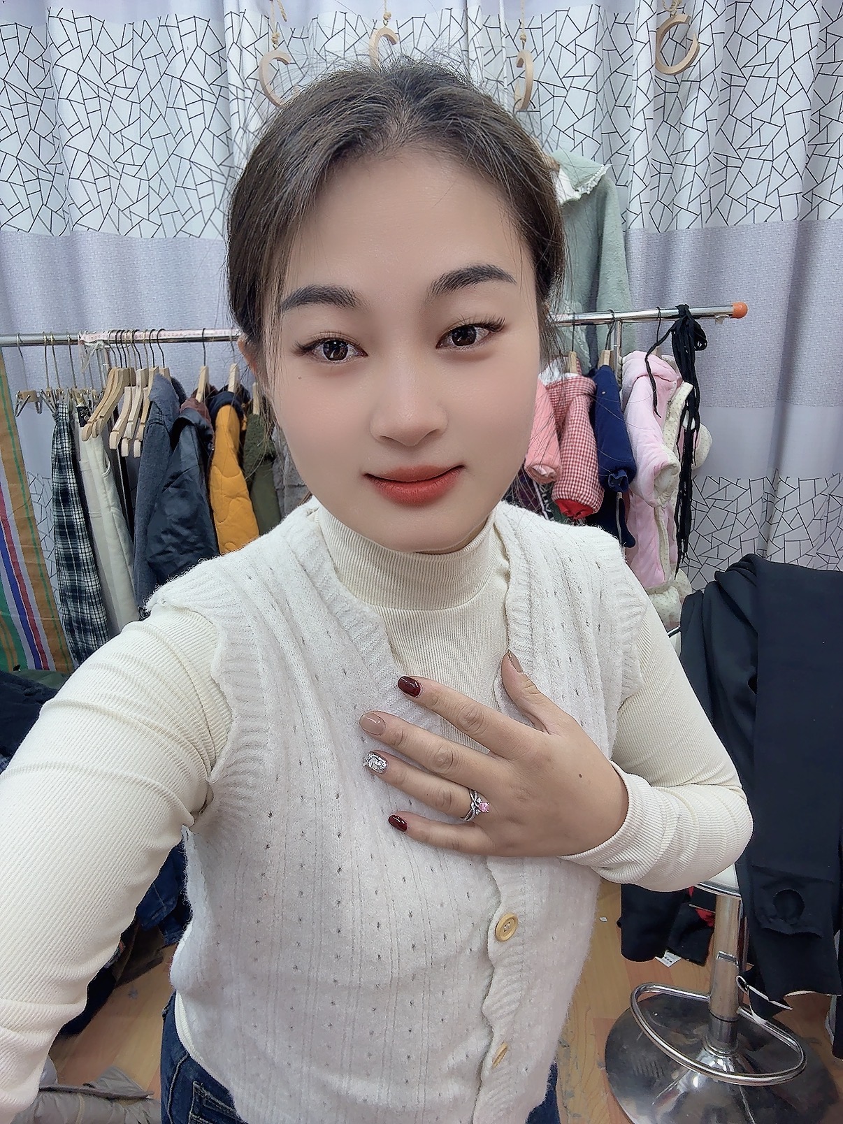 闪闪直播间扣号服饰