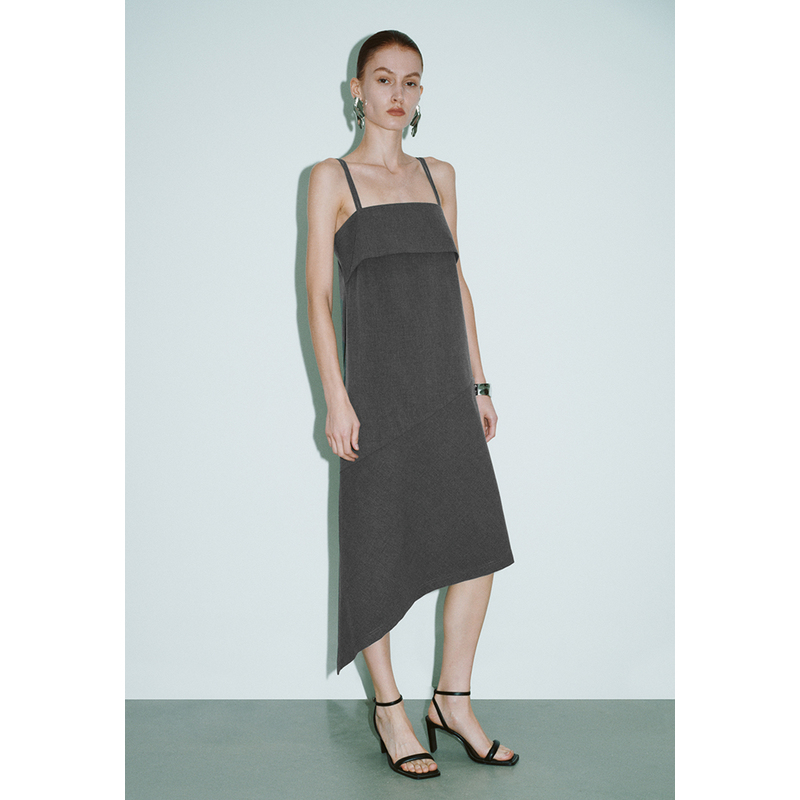 UR2024秋季新款女装格雷系不规则设计感吊带连衣裙UWG740207