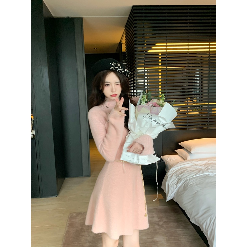 清 八盖pinky piggy 蜜桃Peach 甜美风毛茸茸露肩连衣裙女秋冬