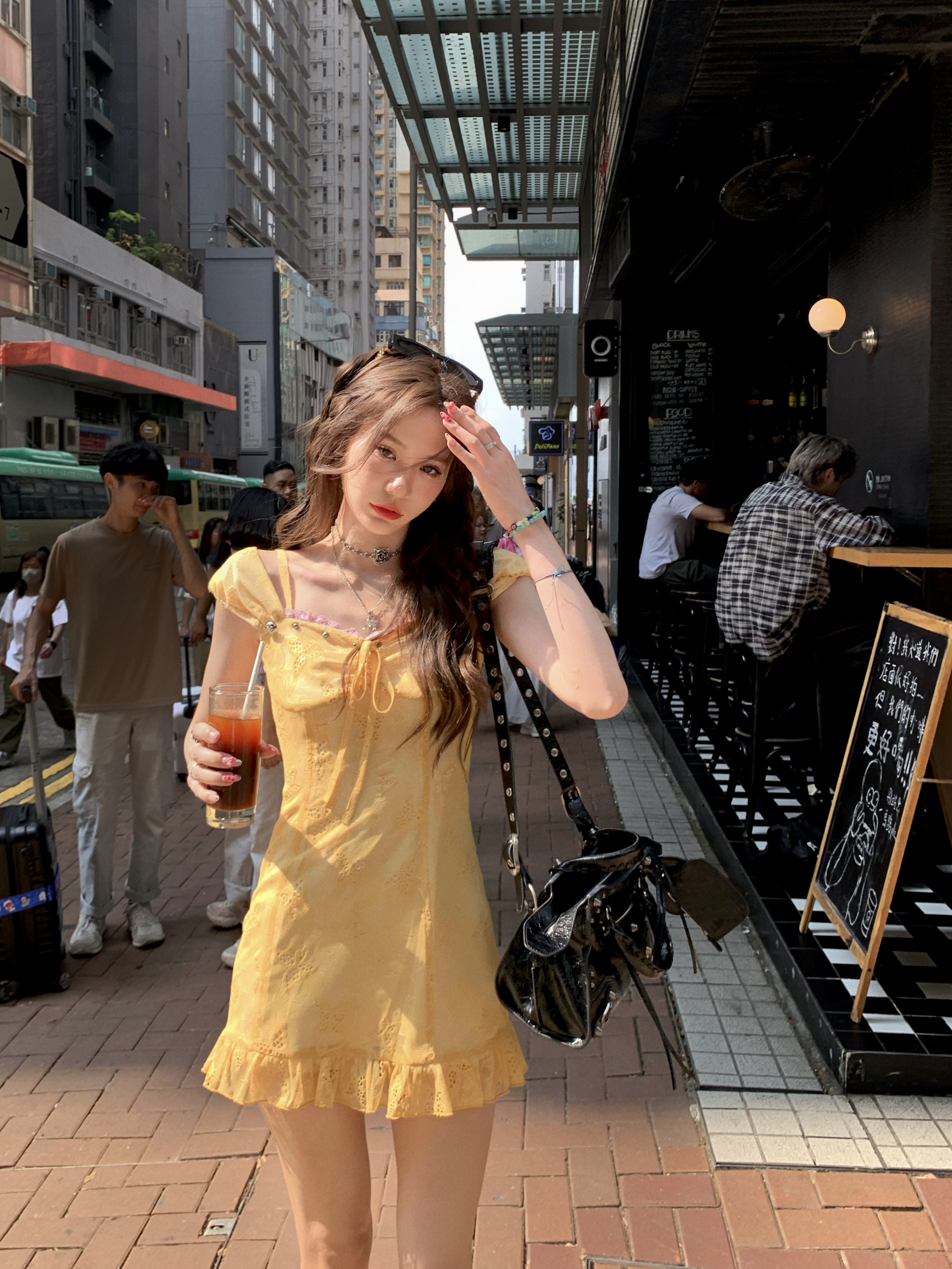 清八盖pinky piggy仿生蝴蝶黄色蕾丝连衣裙女花边领系带暗纹短裙 