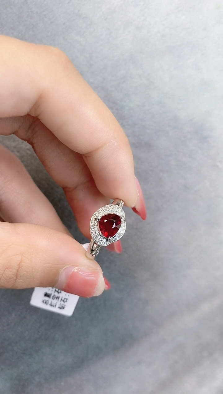 【闪购商品】红宝石戒指18K金镶嵌.