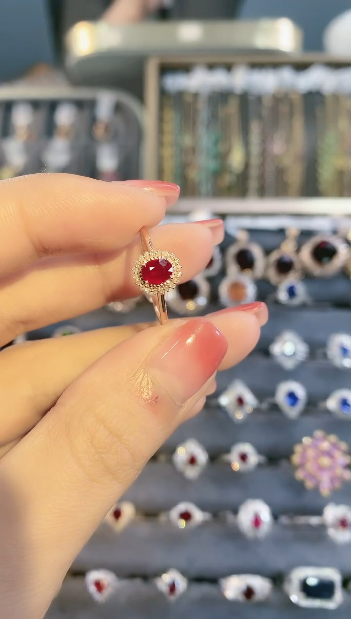 【闪购商品】红宝石戒指18K金镶嵌.