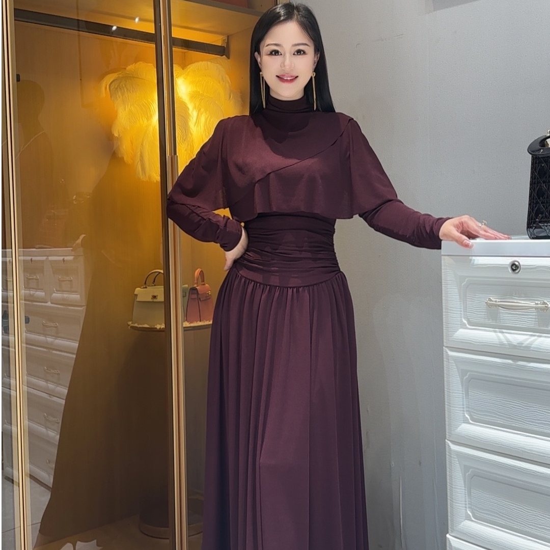 2025施施秋款高领斗篷设计轻奢气质修身时尚显瘦连衣裙99162