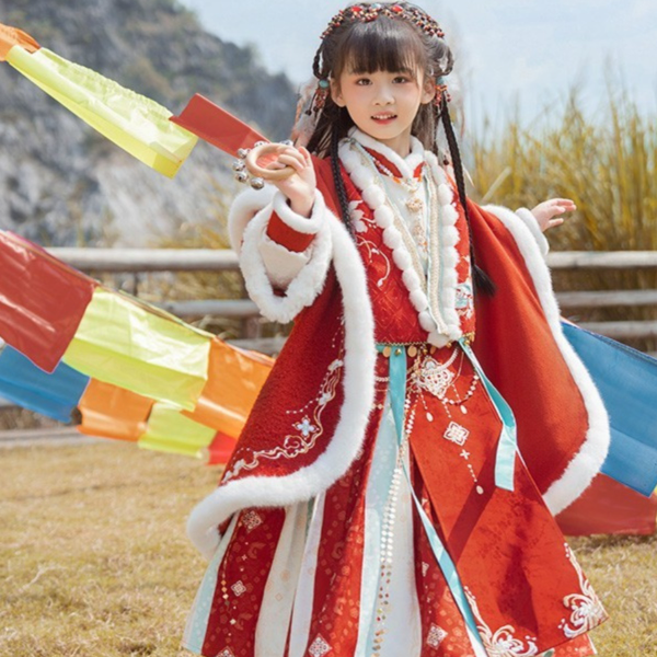 汉服2024新款女童冬款拜年服民族服装儿童斗篷古风夭夭