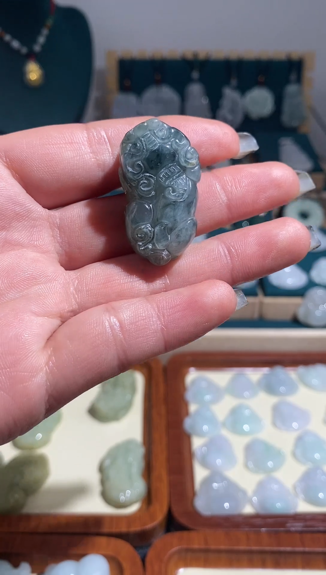 【闪购商品】翡翠颈饰未镶嵌貔貅