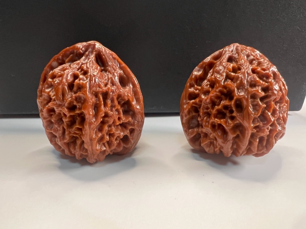 精品文玩核桃手把件