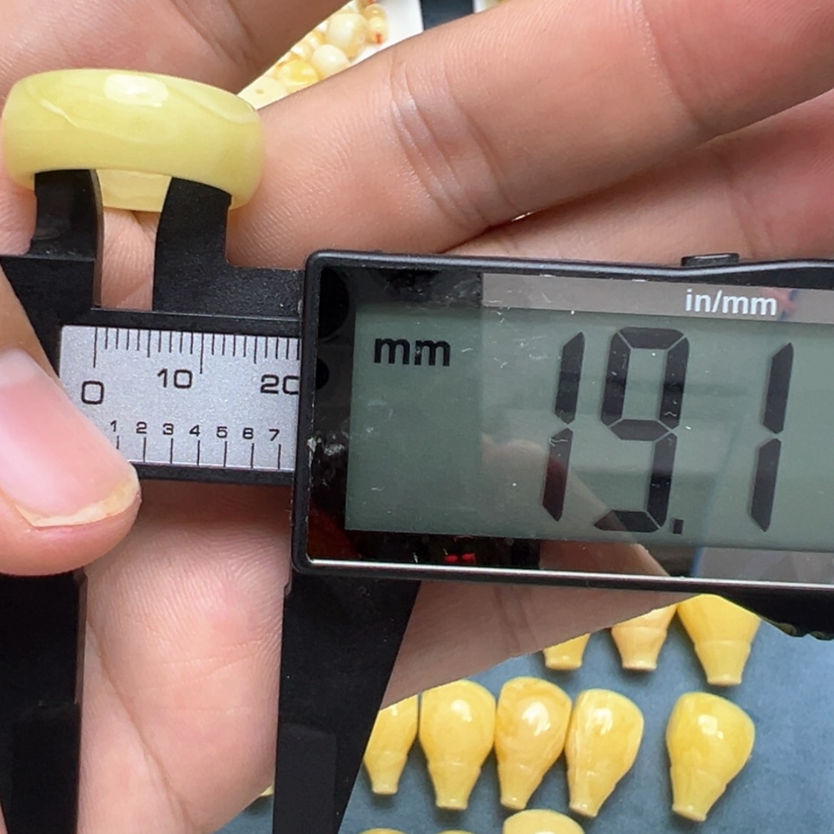 【闪购商品】琥珀裸石未镶嵌橙*