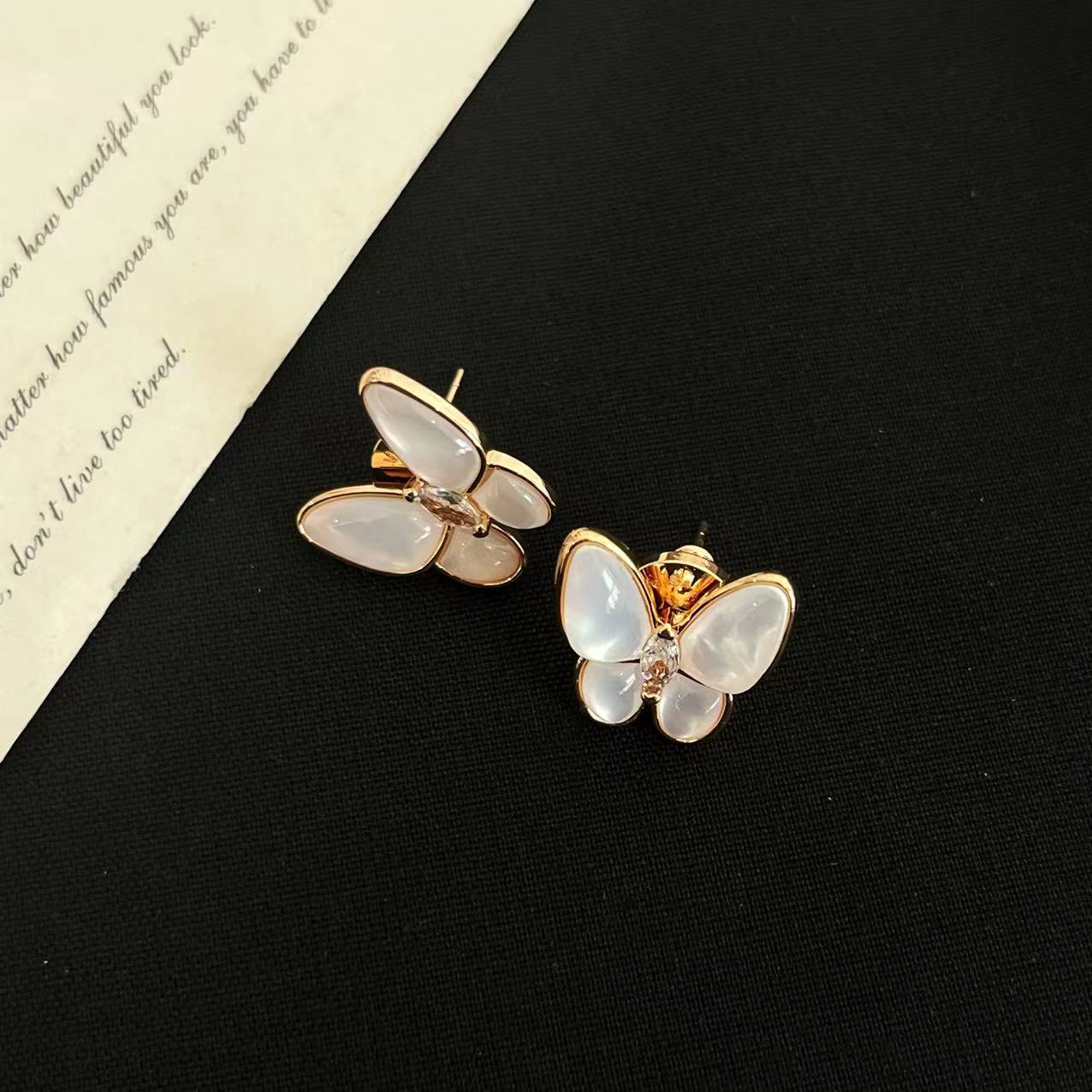 铜合金耳饰 毒饰高定 超仙白锆石蝴蝶耳饰KG8032