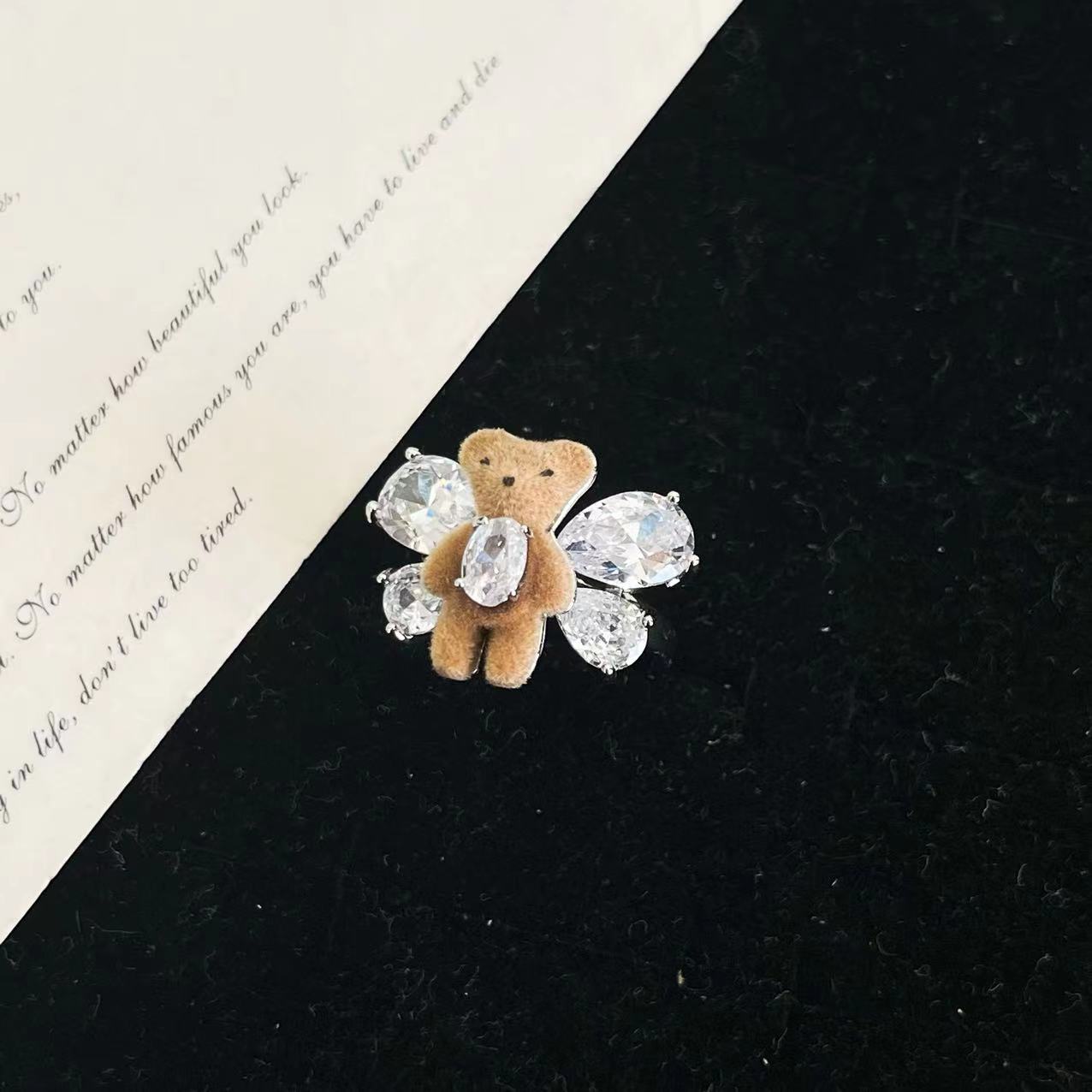 铜合金合成锆石戒指 毒饰高定   精致棕色小熊蝴蝶翅膀戒指MM002