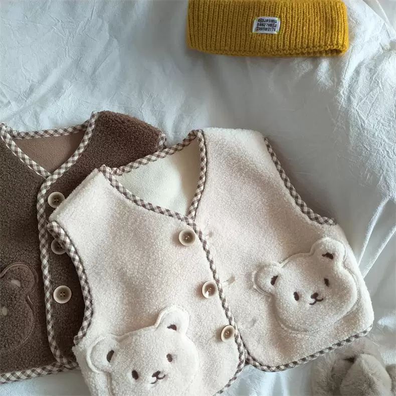 男女宝宝韩版加厚羊羔绒马甲秋冬款百搭保暖坎肩外穿刺绣小熊马甲