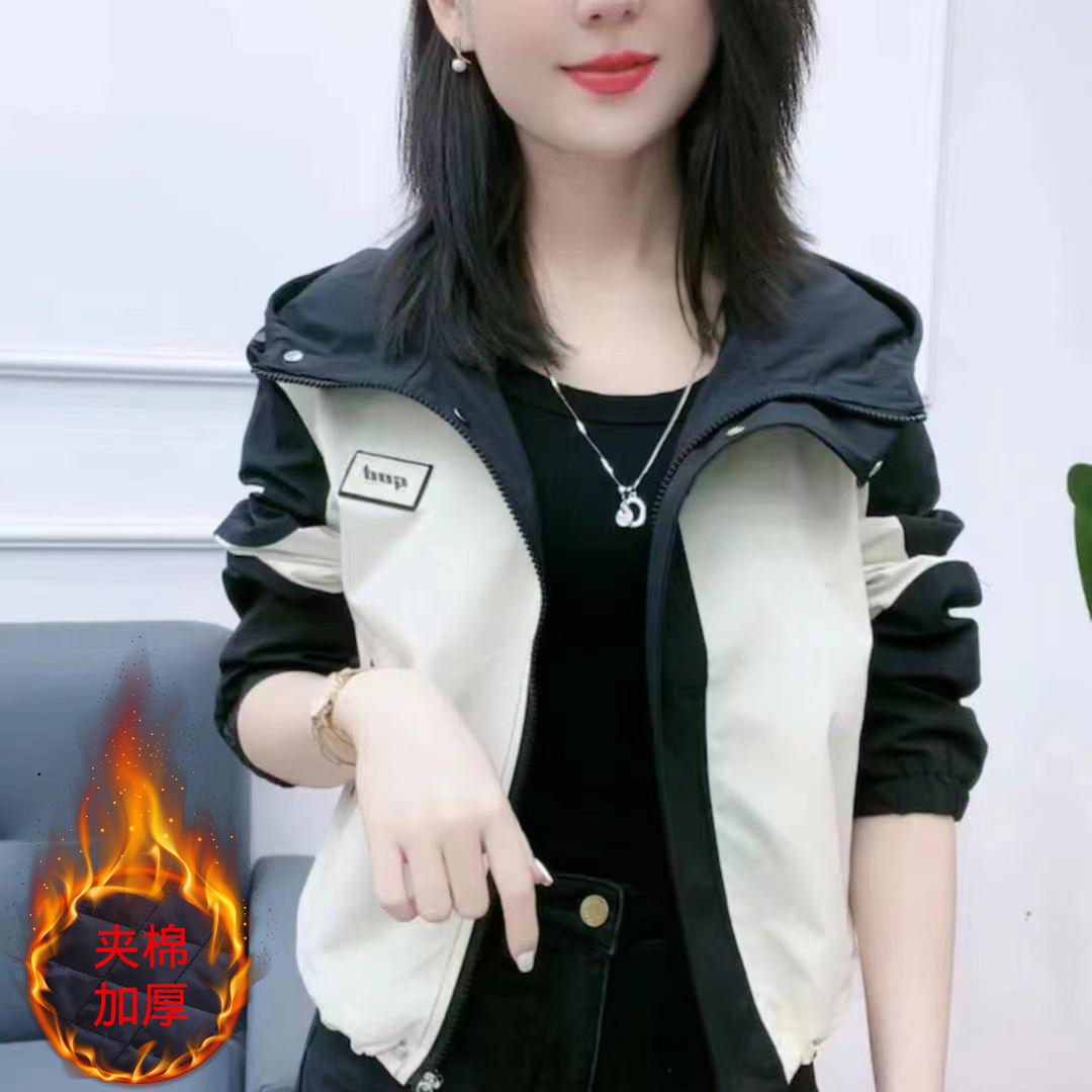 加绒加厚2025秋冬新款撞色拼接冲锋衣短外套小个子连帽女装外套